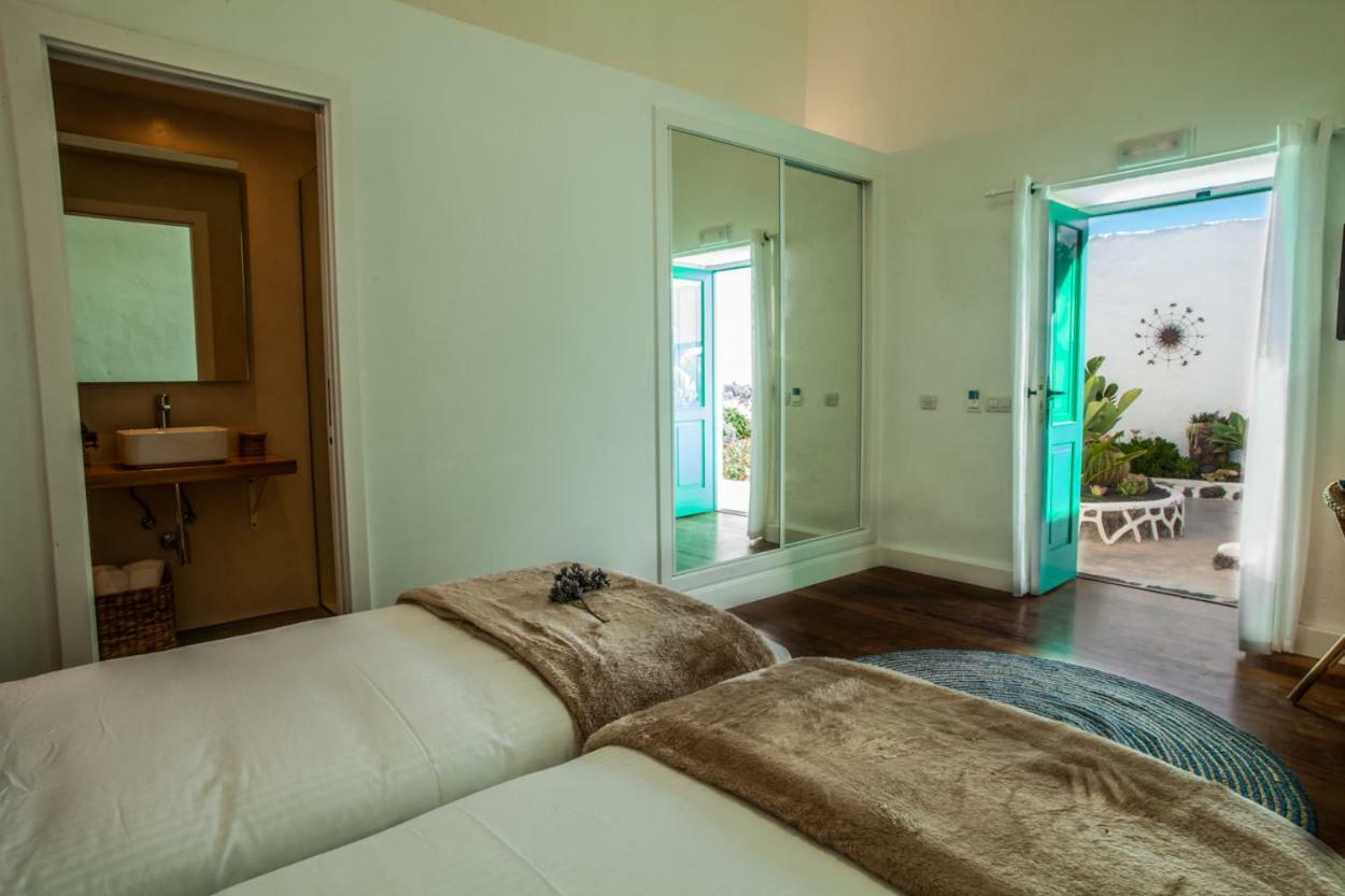 Los Lirios Hotel Rural - Adults Only ติอาส ภายนอก รูปภาพ